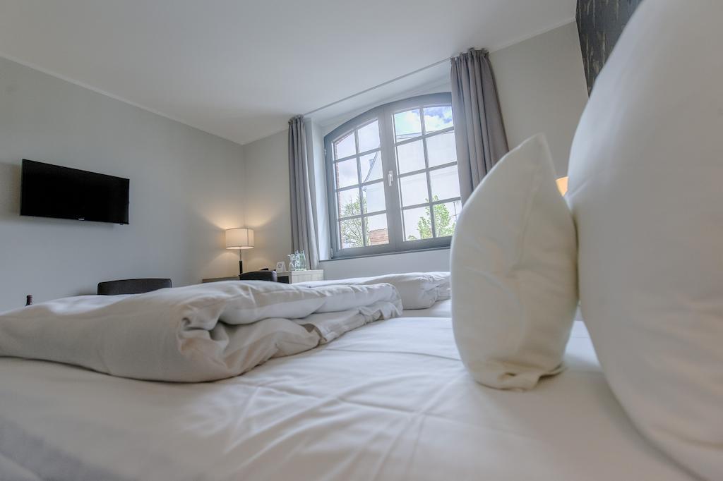 Hotel Hafenresidenz ชตราลซุนด์ ห้อง รูปภาพ