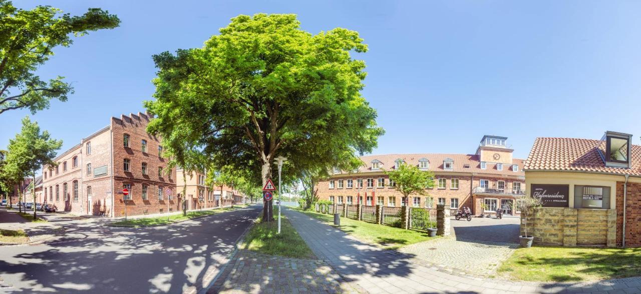 Hotel Hafenresidenz ชตราลซุนด์ ภายนอก รูปภาพ