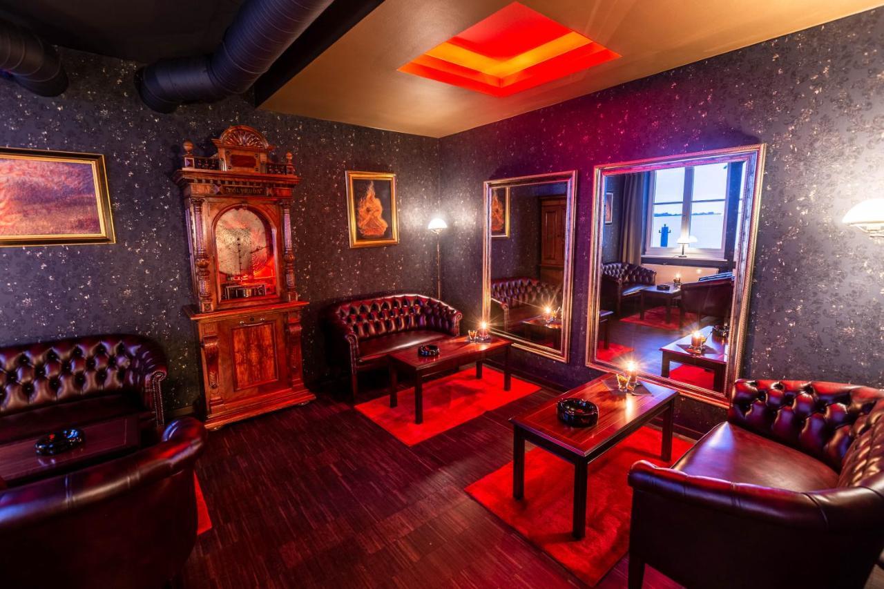 Hotel Hafenresidenz ชตราลซุนด์ ภายนอก รูปภาพ