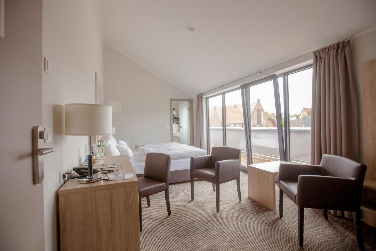 Hotel Hafenresidenz ชตราลซุนด์ ภายนอก รูปภาพ