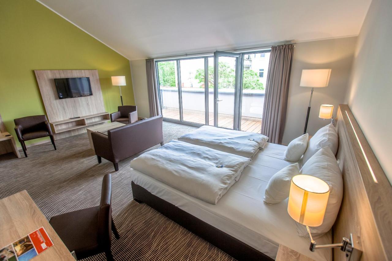 Hotel Hafenresidenz ชตราลซุนด์ ภายนอก รูปภาพ