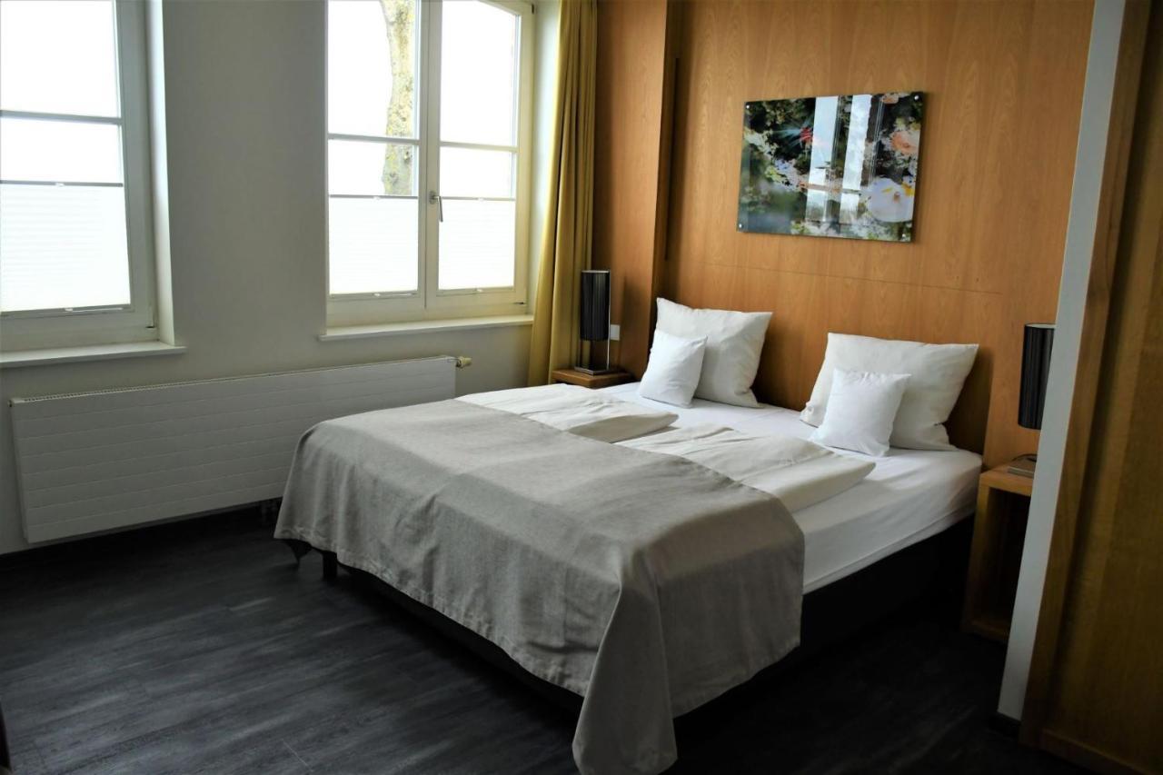Hotel Hafenresidenz ชตราลซุนด์ ภายนอก รูปภาพ