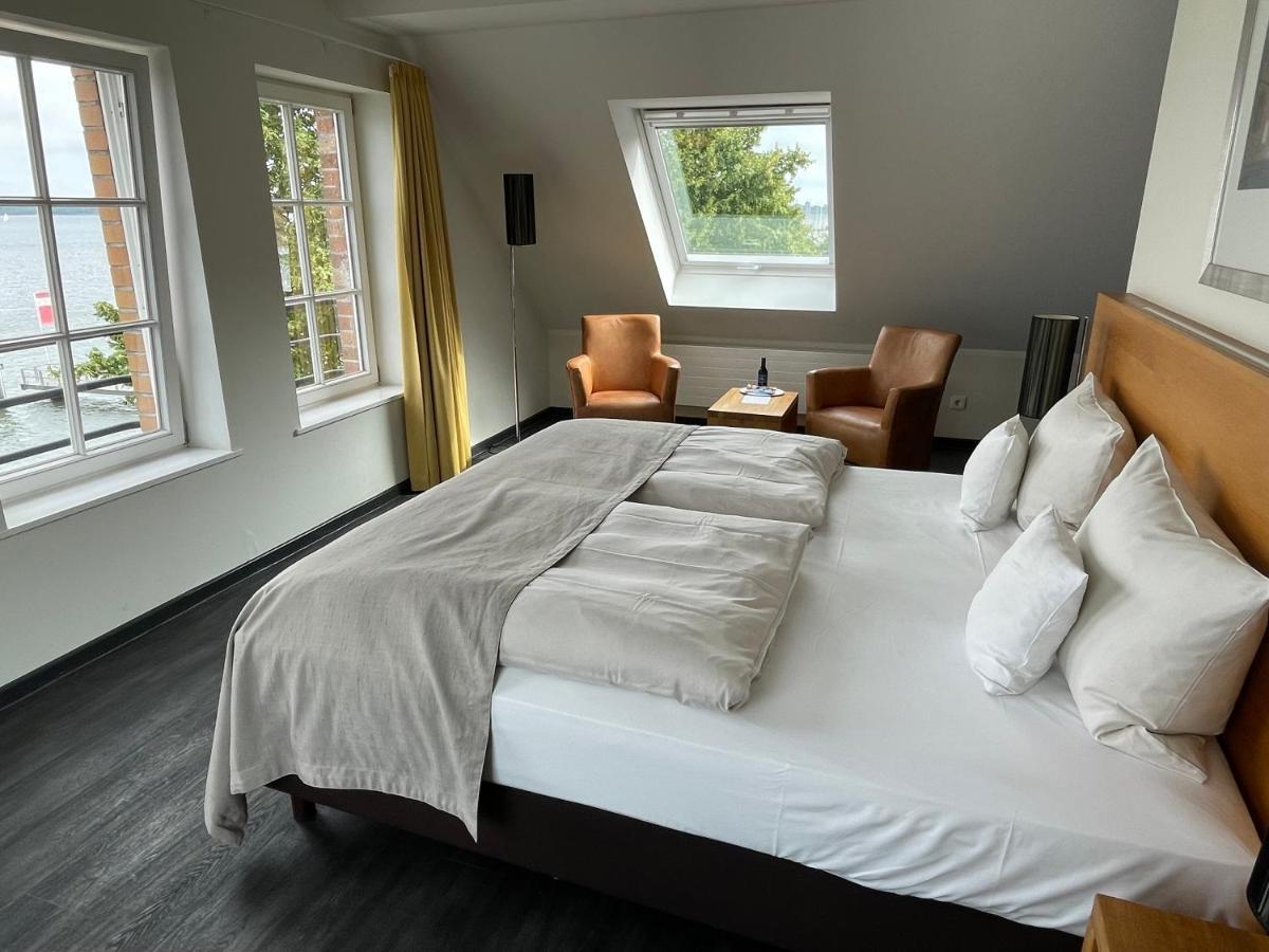 Hotel Hafenresidenz ชตราลซุนด์ ภายนอก รูปภาพ